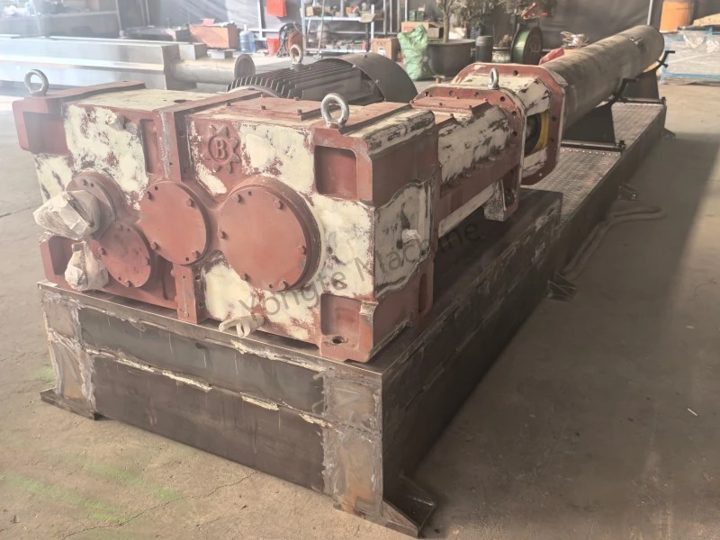 İstehsalda plastik film tullantılarının təkrar emalı üçün yüksək effektiv paralel iki vintli ekstruder