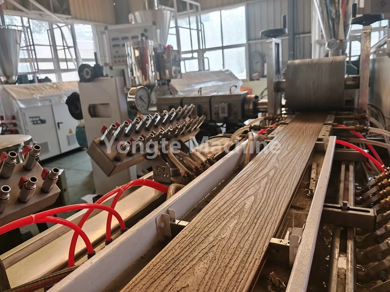 Yongte müştəriyə WPC profilinin ekstruziya xəttini optimallaşdırmaqda kömək etdi və nəticədə məhsuldarlığın 40% artmasına səbəb oldu.